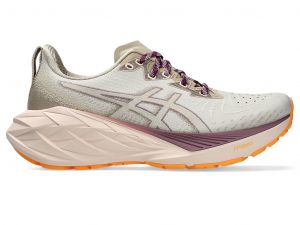 ASICS Novablast 4 Tr Nature Bathing / Pearl Pink Femmes Taille 41.5