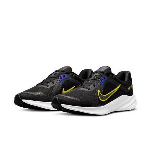 chaussures de running homme quest 5