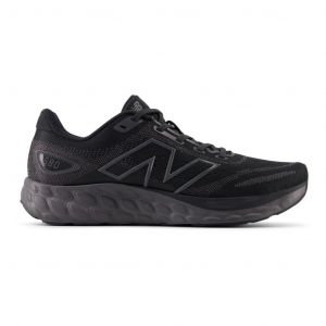 Chaussures New Balance Fresh Foam 680 v8 noir femme - 40.5