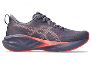 ASICS Novablast 5 Greyish Purple / Coral Reef Femmes Taille 41.5